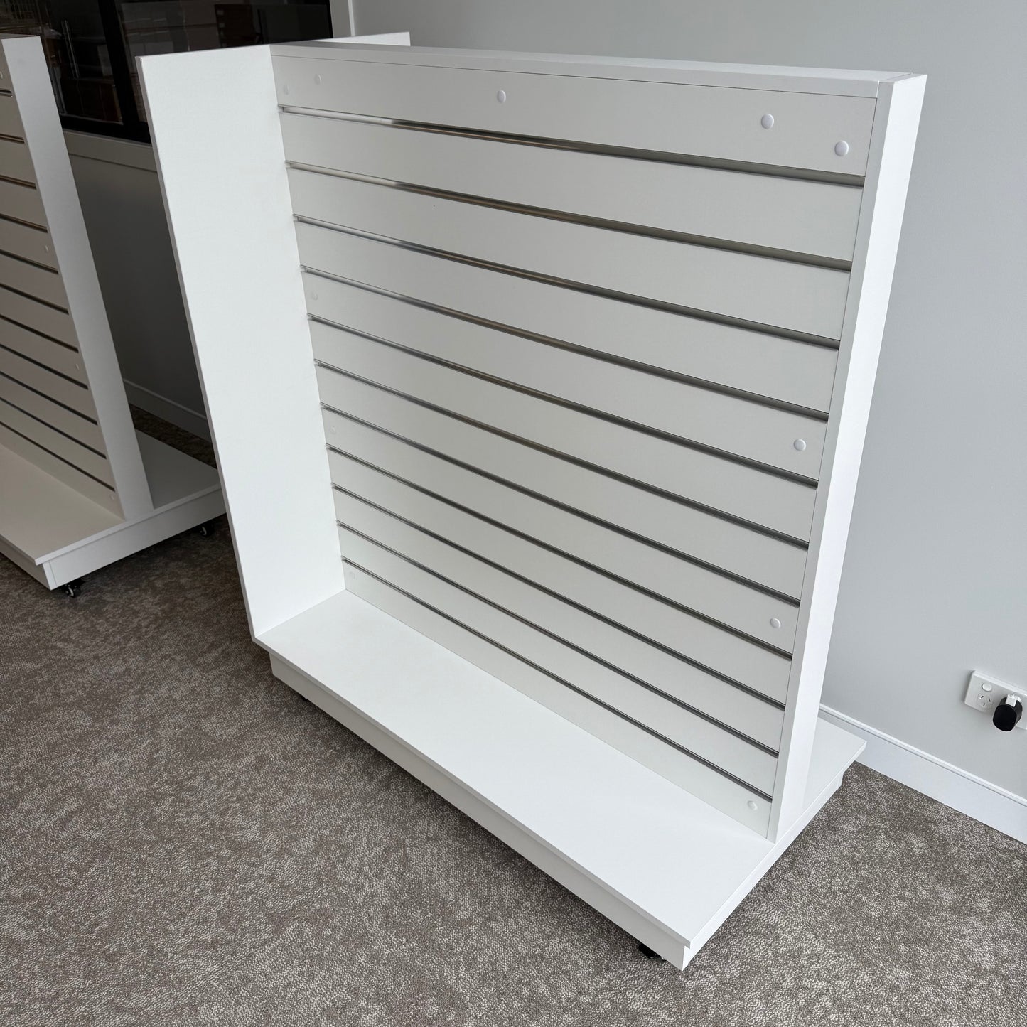 White Double Sided End Bay Slatwall Gondola With Wheels