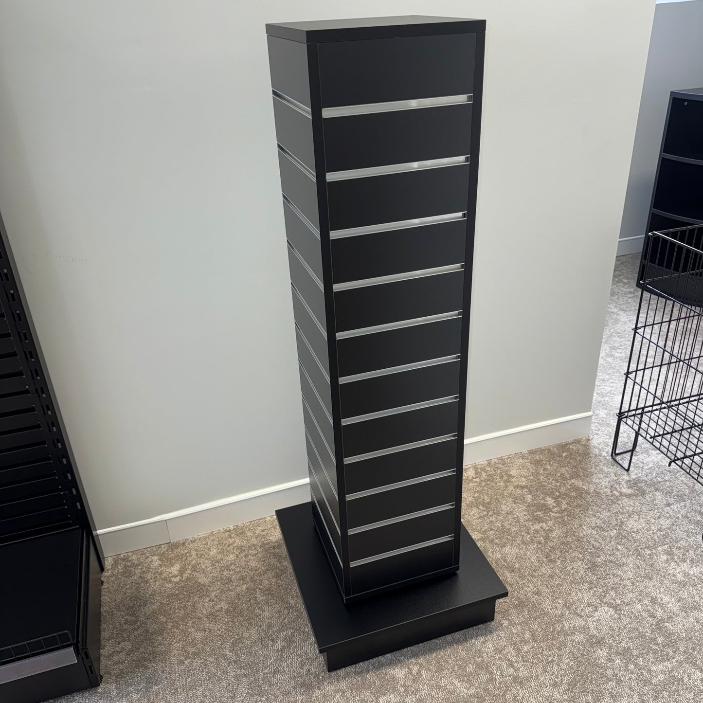 Black Slatwall Spinning Gondola